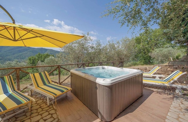 La Casa di Patri - 19th century restored stone house in Tuscany with Jacuzzi