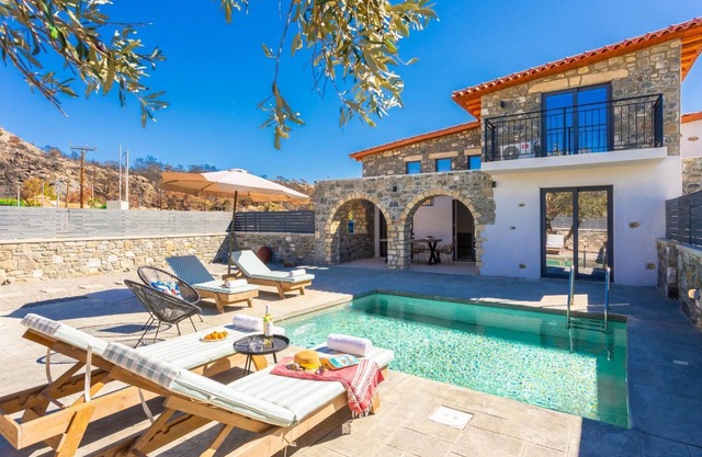 La Casa Di Pietre 1 - Three Bedroom Villa, Sleeps 6