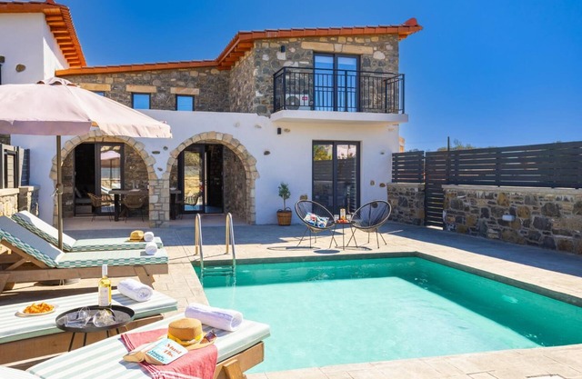 La Casa Di Pietre 3 - Three Bedroom Villa, Sleeps 6