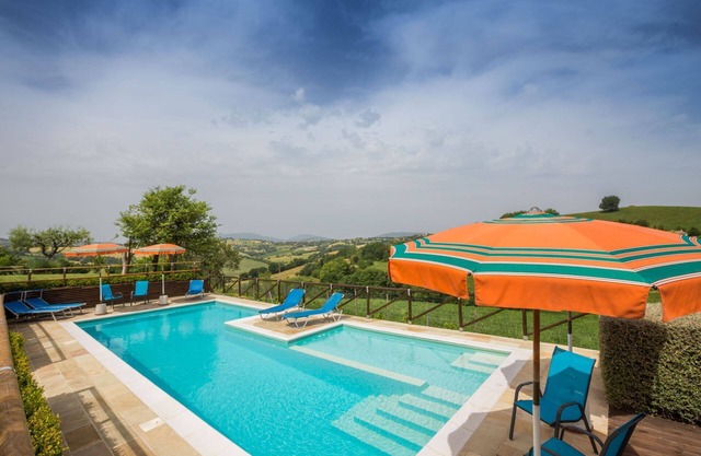 La Casa in Campagna, 4 apartments with pool in Orciano, 20 minutes from the sea - apt. Il Magazzino
