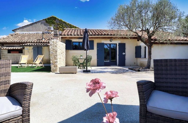 LA CASA MI A Nice little house in a hamlet 10 mins from Vaison La Romaine