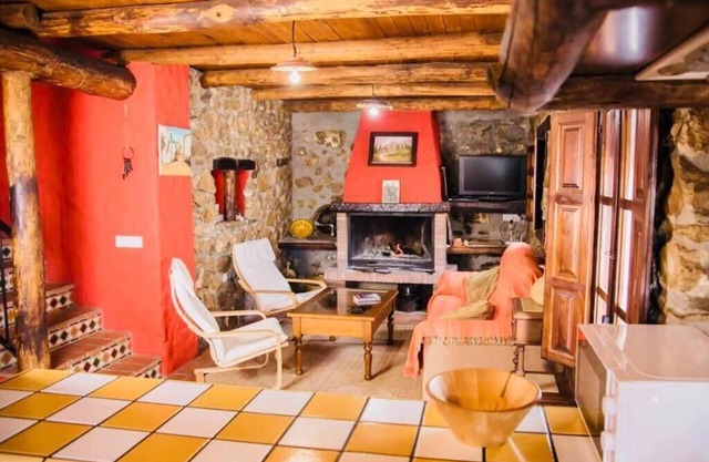 La Casa Nazari, cottage with wifi and fireplace.