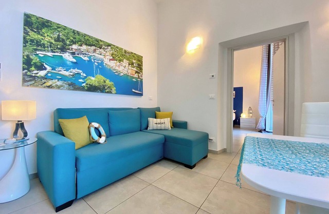 "La Casa Rosa al Mare" apartment with sea view & parking