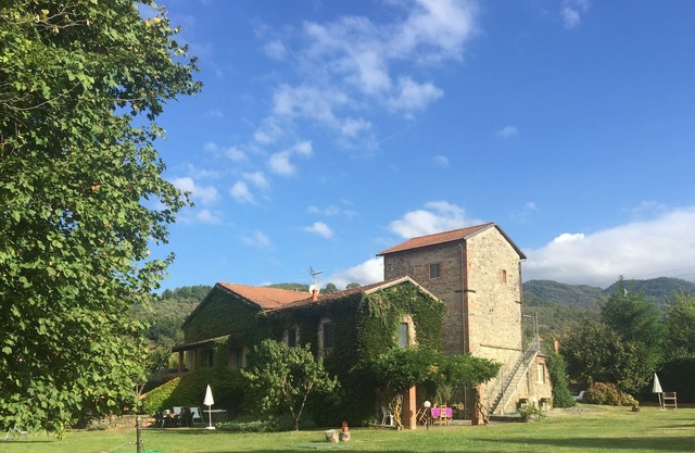 La Casatorre di Ponticello. Casale di campagna con ampio giardino e piscina