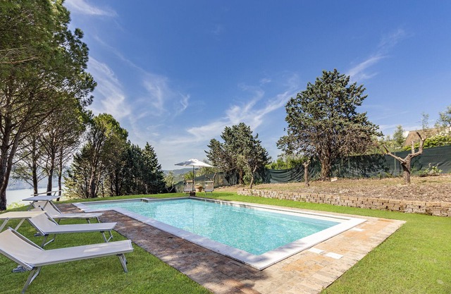 La Casetta Al Lago Incantato With Pool ho, Baschi, Italy