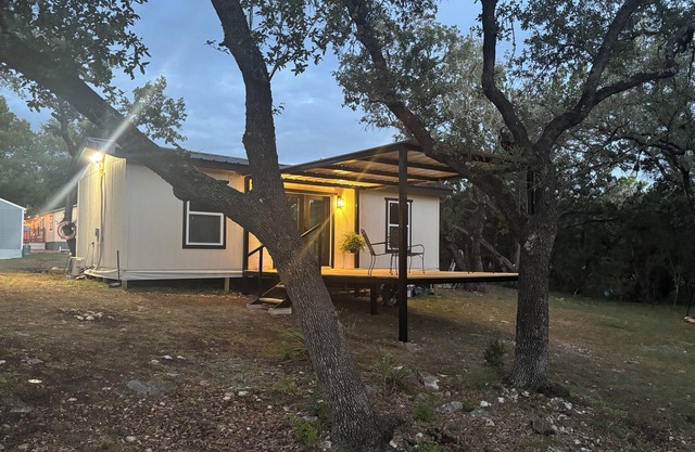 La Casita 2.0 - Our Little piece of paradise in Lakehills