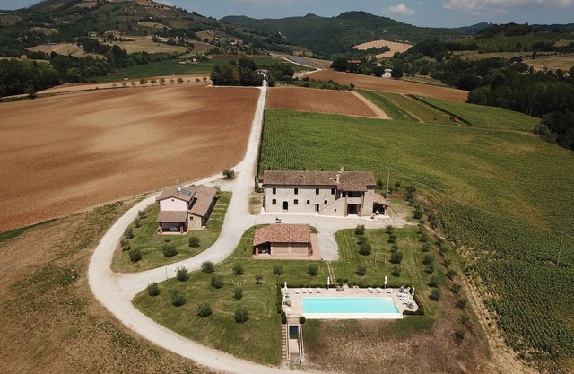 La Collina del Sole Beautiful Umbrian Property with Infinity Pool for 11 Guests