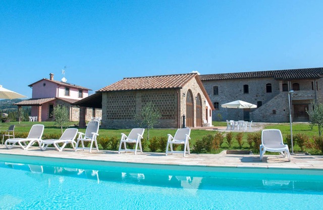 La Collina del Sole - Ground Floor Apartment for 5 Guests