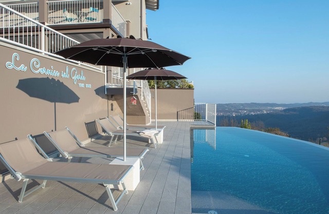 La Cornice sul Garda - Betulla - lake view and pool in small residence