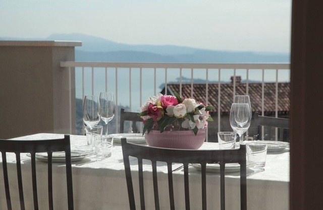 La Cornice sul Garda - Sambuco - terrace and lake view in residence with pool