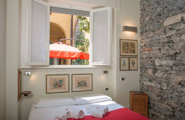 La Corte di Zizi-apartament Castello: perfect for couples or young families