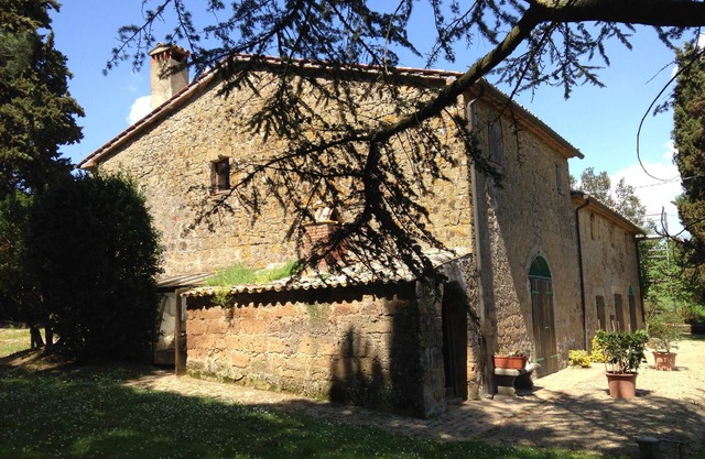 La Falconiera, old farm, 6 to 12 p
