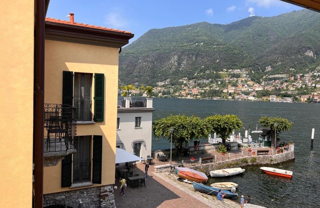 La Finestra sul Molo - by MyHomeInComo