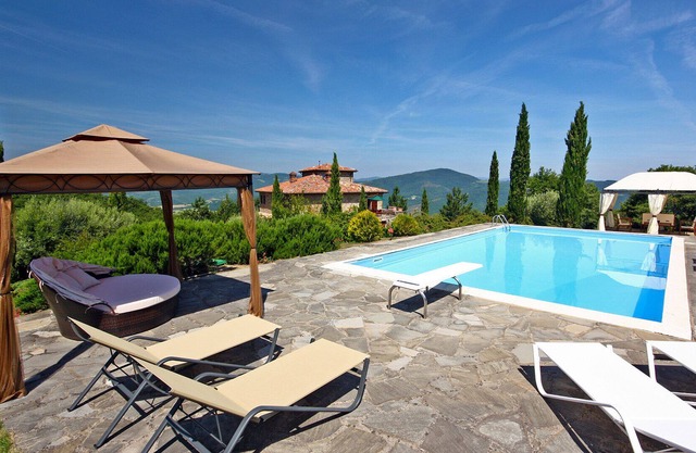 La Giurata 9, Emma Villas