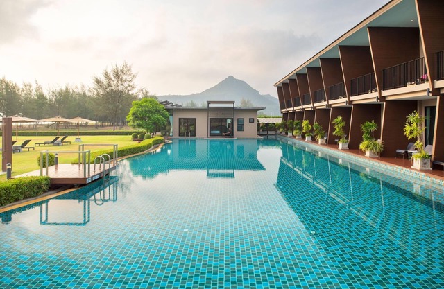 La Isla Pranburi Beach Resort