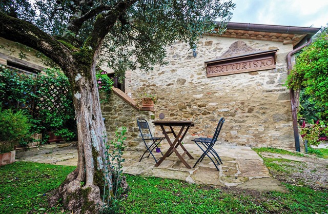 La Rondine - Farmhouse La Fattoria