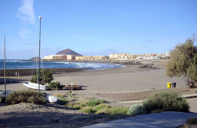 LA JAQUITA Beautiful and spacious beachfront, free WIFI