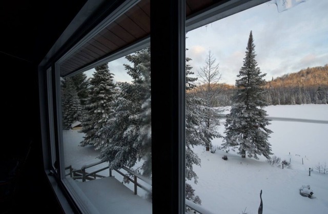 La Kamik bord de lac - Lakefront Laurentian chalet