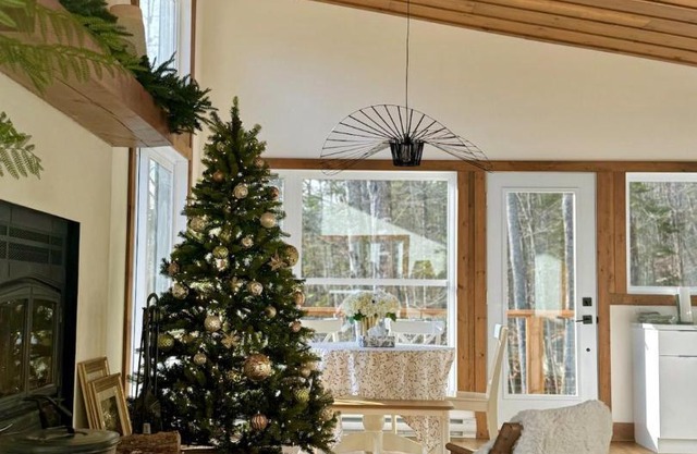 La Libellule- The Zen Lake House in Tremblant