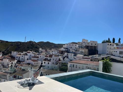 La LIPA SUITES con piscina privada