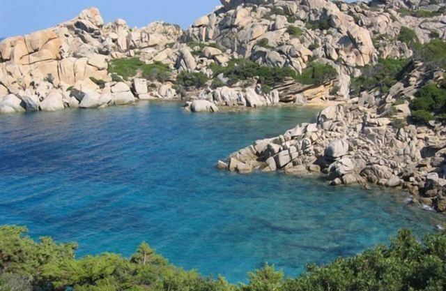 La Maddalena, comfortable budget close to many beautiful free beaches