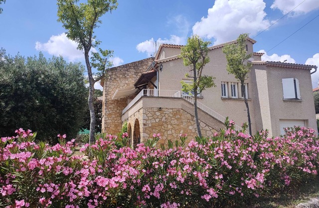 La Maison aux Lauriers Roses