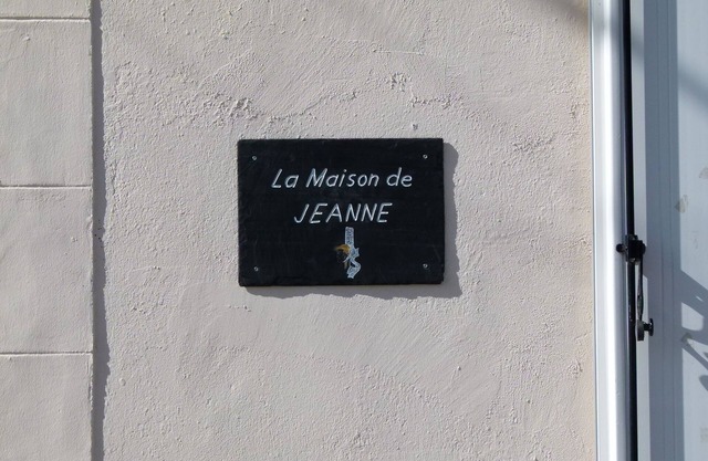La maison de Jeanne, 3-star tourist accommodation, near the Goyen river and church