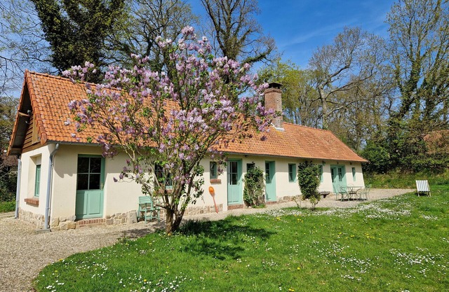 La Maison des petites Bruyères, dans la prairie de Varengeville