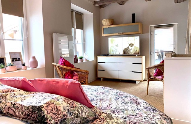 La Maisonnette - loft in winegrower's house - sleeps 4