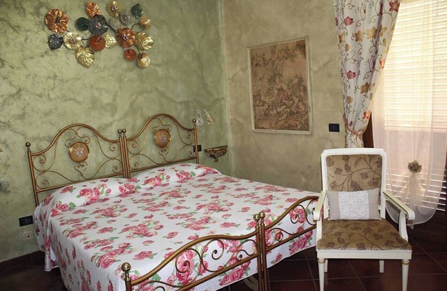 La Mammola b&b-Room LA ROSA