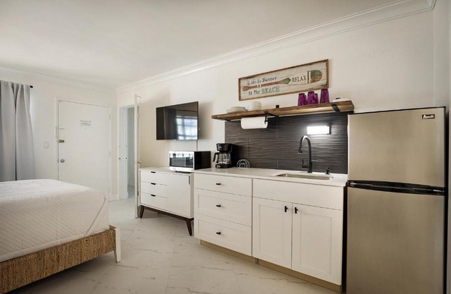 La Mer Suites