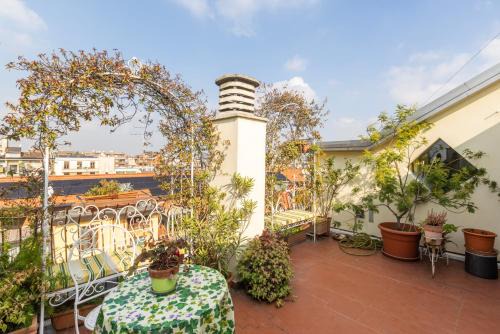 La Milano Design '50s with Botanical Terrace