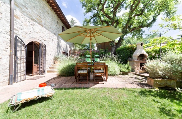 La Misura, cottage with garden and swimming pool on the hills of Chianti