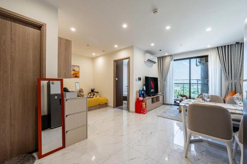 LA Nest - 1pn - The Aria