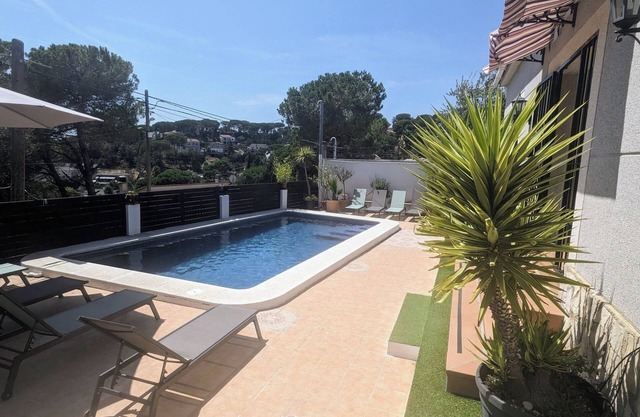 La Ola - villa with swimming pool