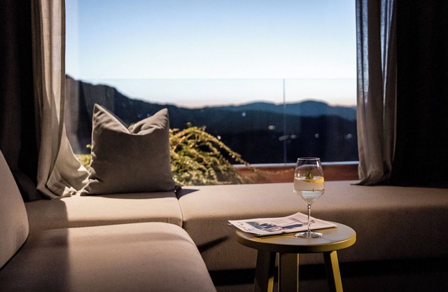 La Paula Apartments & Suites