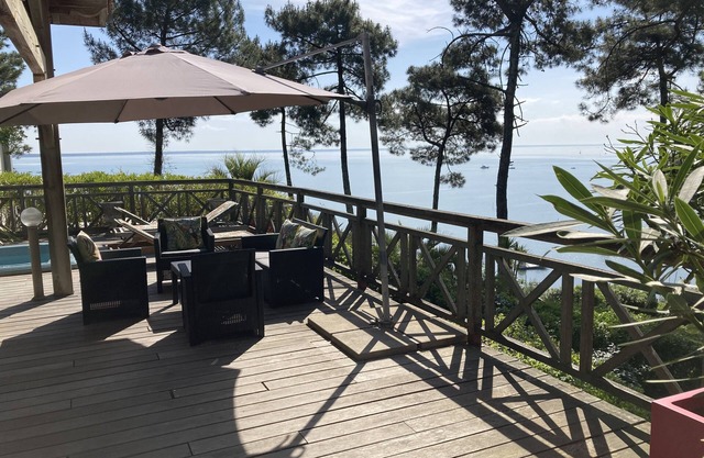 La Pointe aux Chevaux, Wooden Villa Panoramic Sea View, Jacuzzi, 100m from beach
