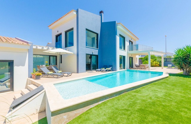 LA PRIMERA - Modern chalet with private pool near the golf course. Free WiFi