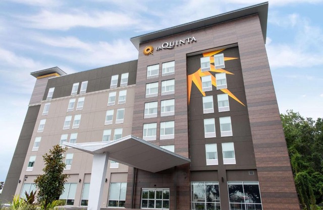 La Quinta Inn & Suites by Wyndham Lake City