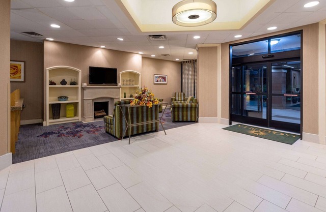 La Quinta Inn & Suites by Wyndham Kingsport TriCities