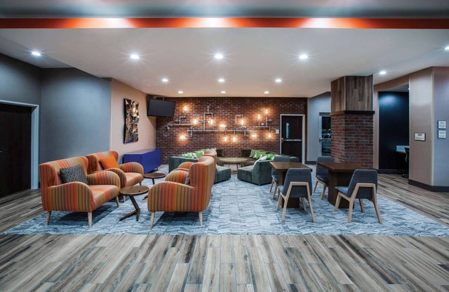 La Quinta Inn & Suites by Wyndham Owasso