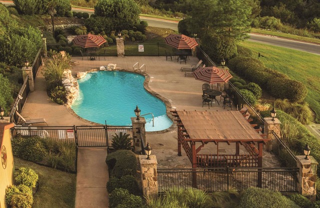 La Quinta Inn & Suites by Wyndham Marble Falls
