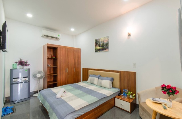 La Rire House - Entire serviced apt w/t kitchen- 5’ min to the beach