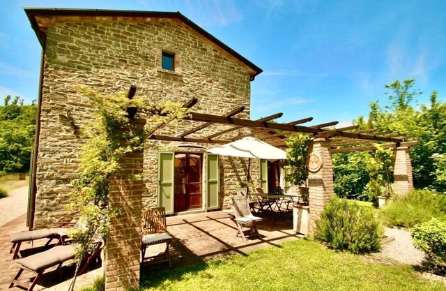 La Rondinaia: 3 bed, 3 bath beautifully presented private house pool, free wifi