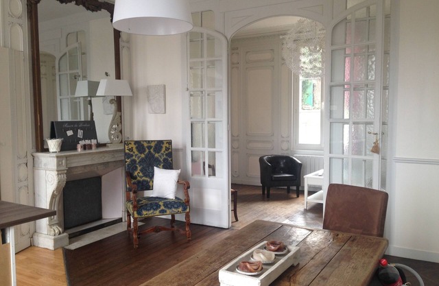 La Roseraie: large 2-room apartment with 200 sq.m garden in the heart of Honfleur