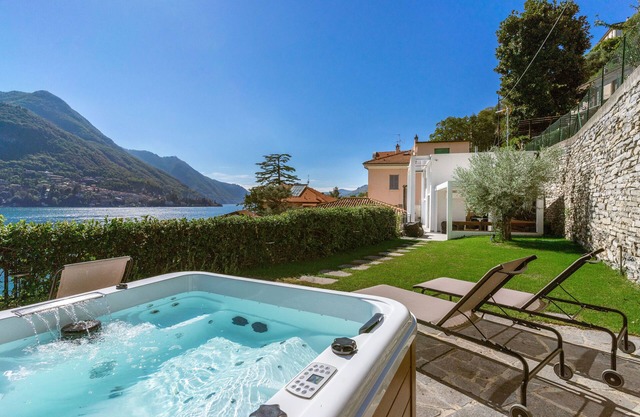 La Serra - Modern greenhouse on lake Como