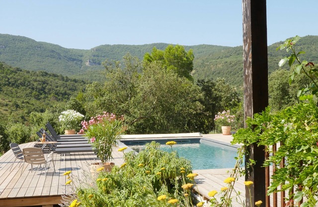 LA Source, House With Heated Saltwater Pool Near Lagrasse, Sleeps 9