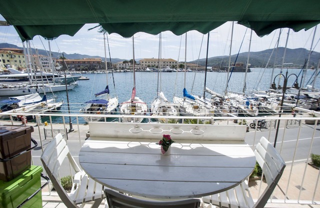 La Tonnina overlooking the sea of Darsena