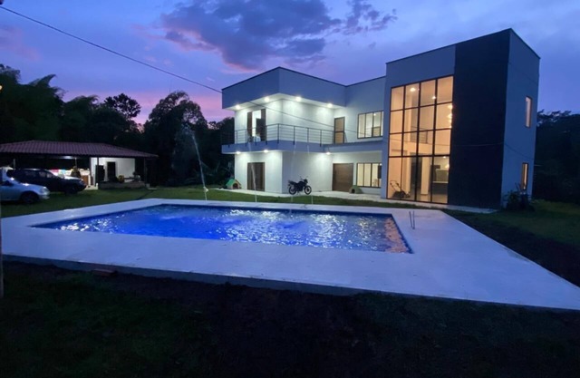 LA TOSCANA Enchanting 6-bedroom chalet in Alcala