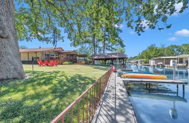 La Vida Lago- Waterfront home|Water Toys